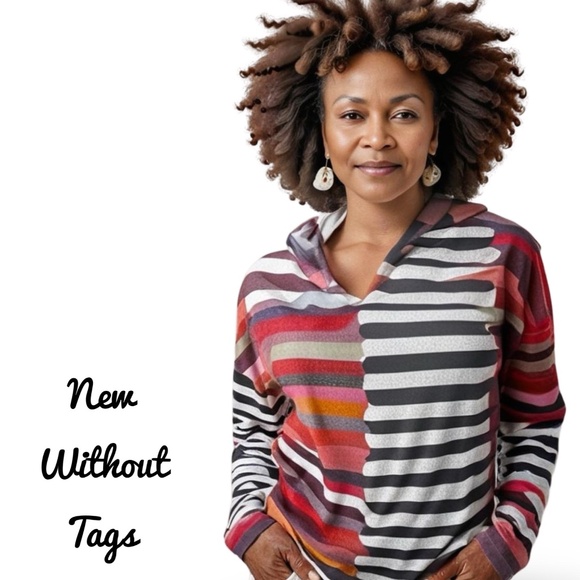 Exclusively Tops - EXCLUSIVE HOODIE -  Geometric shapes